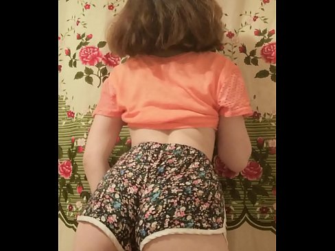 ❤️ Una ghjovana sexy si spoglia i pantaloncini davanti à a camera ❤ Video porno à porn co.nastypornpics-com.ru ❌❤
