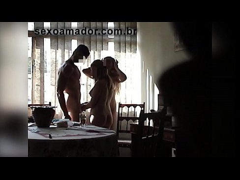 ❤️ L'amichi sessu invitanu un omu gigante è un trio cun ellu ❤ Video porno à porn co.nastypornpics-com.ru ❌❤