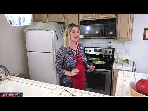 ❤️ Stepmom u munghje in cucina prima di a so data ❤ Video porno à porn co.nastypornpics-com.ru ❌❤