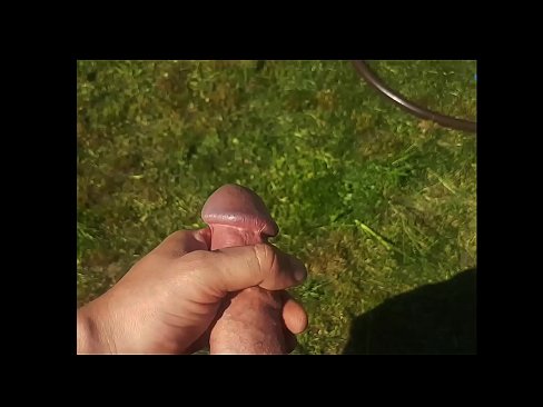 ❤️ Hottie si fa scopare a figa rosa è cums cun un squirt in un giardinu d'estate ❤ Video porno à porn co.nastypornpics-com.ru ❌❤